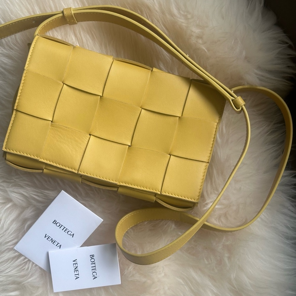 Bottega Veneta cassette bag $2900 pre-loved - Picture 7 of 8